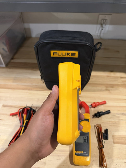FLUKE 117/323 HVAC MULTIMETER COMBO KIT W/ ACCESSORIES (TESTED) SHIPS FAST