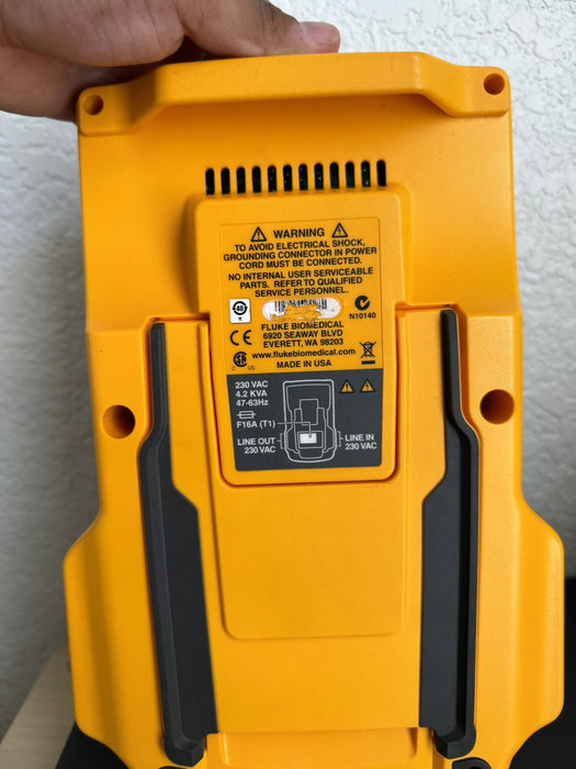 FLUKE ESA615 EU 230V ELECTRICAL SAFETY ANALYZER W/ ACCESSORIES - FREE SHIPPING