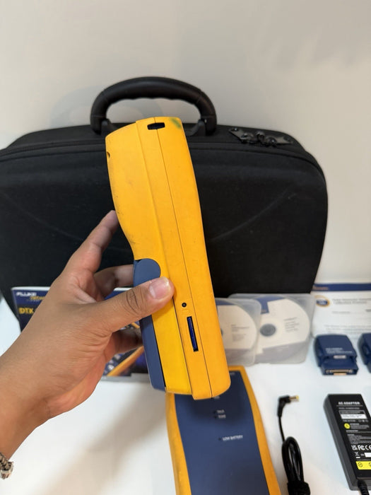 FLUKE NETWORKS DTX-1800 DTX CABLE ANALYZER KIT & PLA002 TESTED