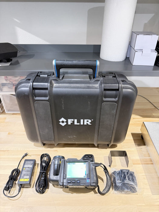 FLIR T440 THERMAL IMAGING CAMERA W/ ACCESSORIES & CASE (TESTED) FREE SHIPPING
