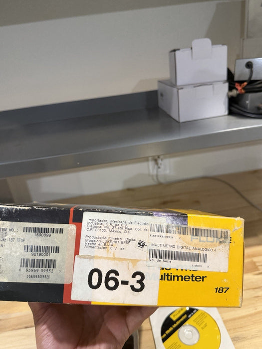 FLUKE 187 TRUE RMS MULTIMETER W/ LEADS & CLIPS  (NEW SEALED) TESTED - RARE