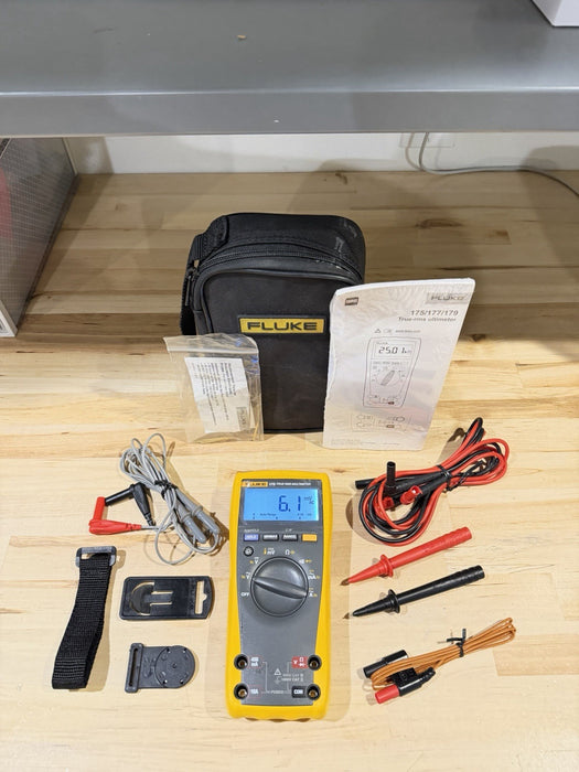 FLUKE 179/EDA2 MULTIMETER COMBO KIT W/ BAG & ACCESSORIES - TESTED