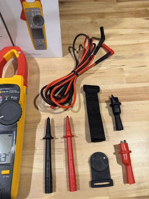FLUKE 378 FC NON-CONTACR VOLTAGE CLAMP METER W/ LEADS & CASE - SHIPS FAST