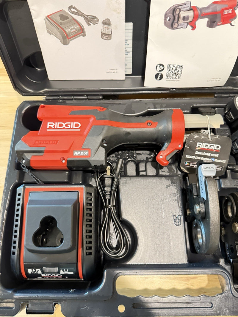 RIDGID RP251 PRESSTOOL KIT WITH 1/2 3/4 1”1-1/4 IN JAWS