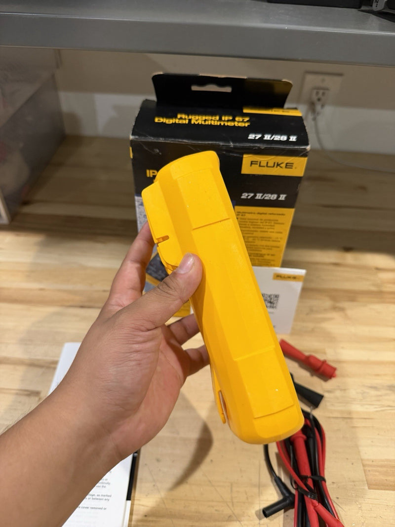 FLUKE 27 II TRUE RMS MULTIMETER CALIBRATED -SHIPS FAST (NEW SEALED)