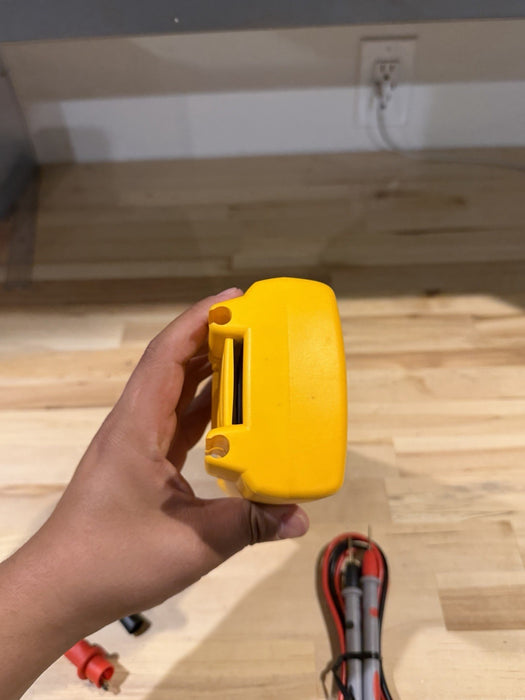 FLUKE 1507 INSULATION MULTIMETER W/ LEADS  - SHIPS FAST