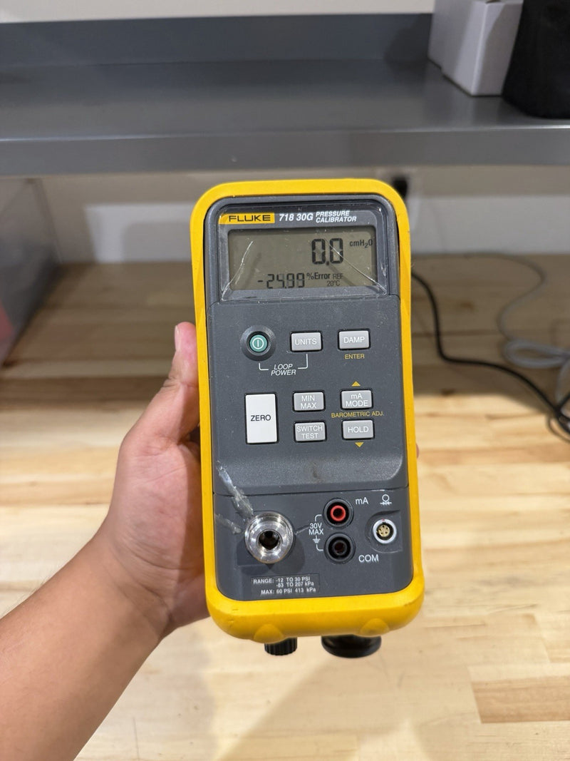 FLUKE 718 30G PRESSURE CALIBRATOR FOR PARTS