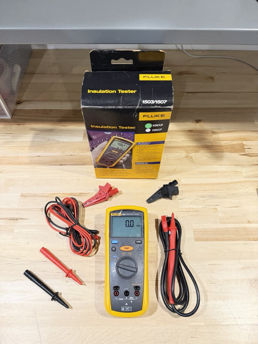 FLUKE 1503 INSULATION TESTER WITH ACCESSORIES