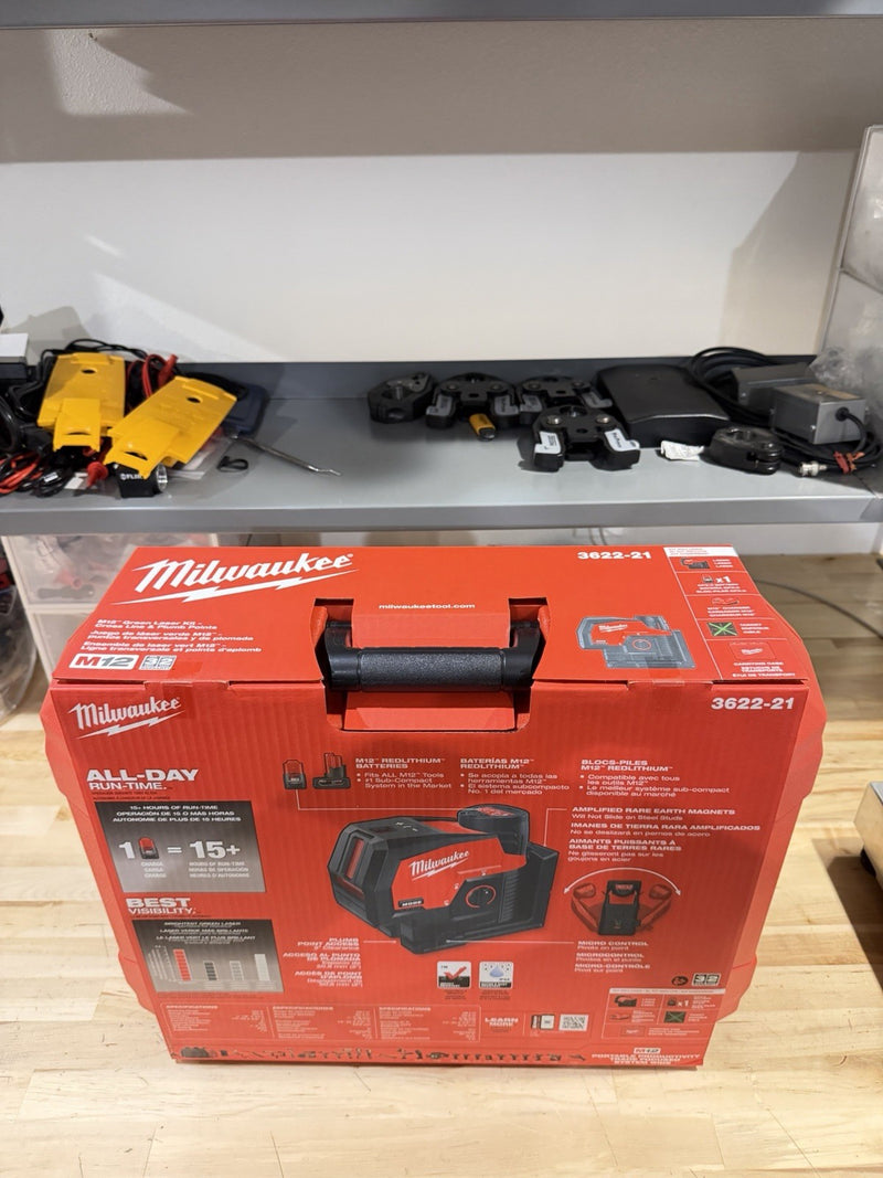 MILWAUKEE 3622-21 M12 12V GREEN 125 FT CROSS LINE PLUMB POINT LASER LEVEL - NEW