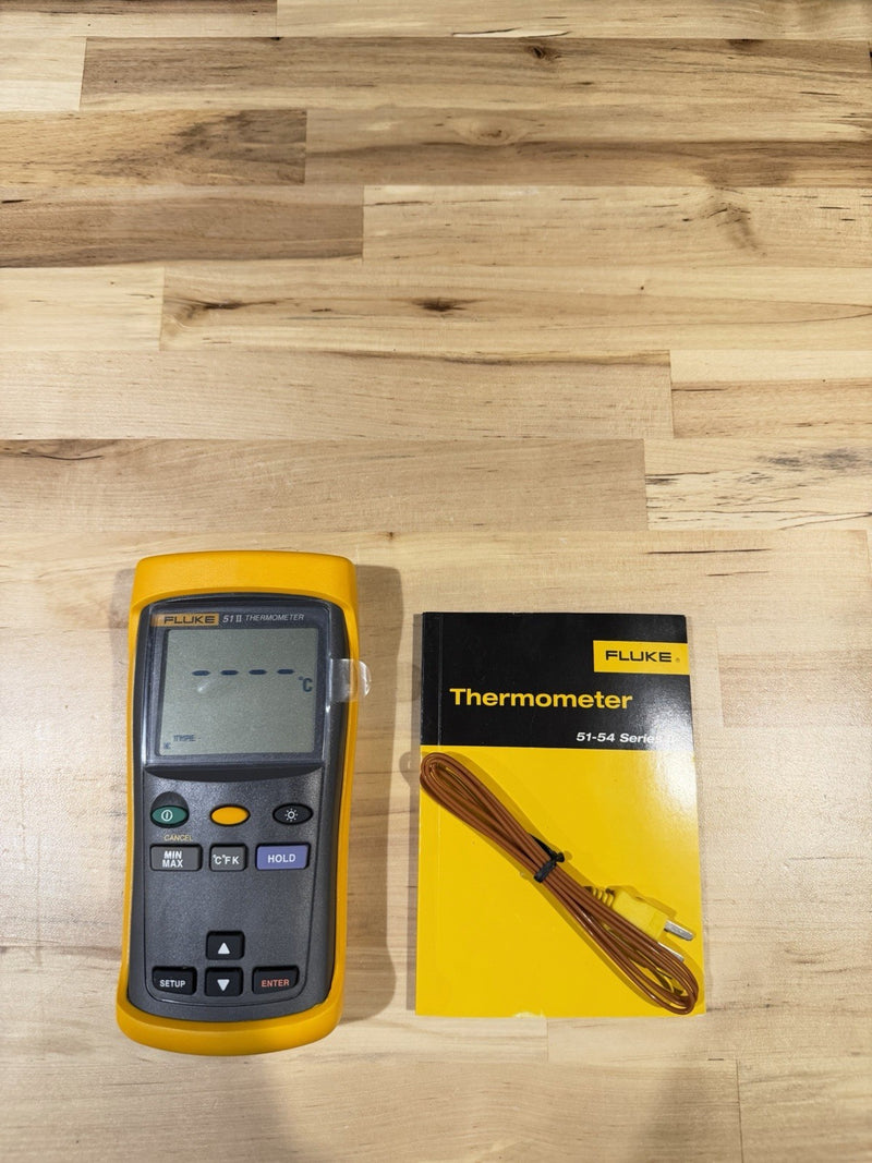 FLUKE 51 II THERMOCOUPLE THERMOMETER WITH PROBE & MANUAL