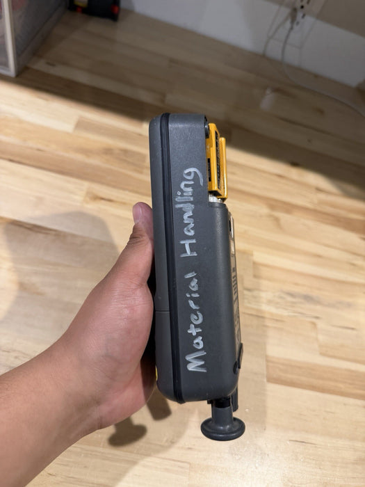 FLUKE 718 30G PRESSURE CALIBRATOR TESTED