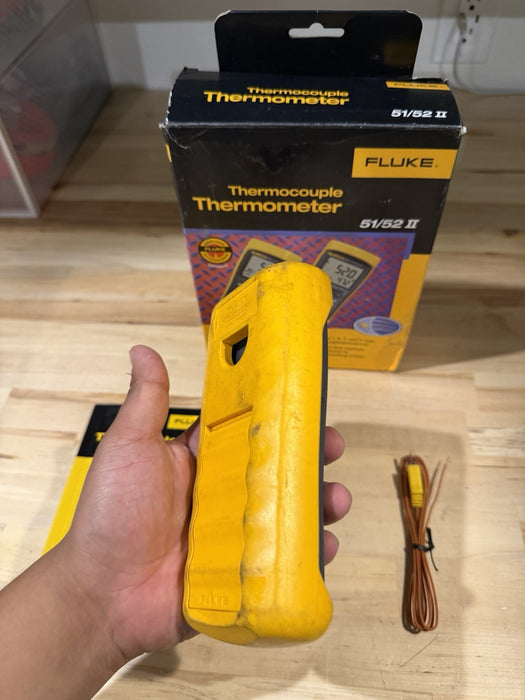FLUKE 52 II THERMOMETER WITH PROBE CALIBRATED 2026
