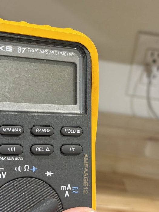 FLUKE 87 TRUE RMS MULTIMETER W/LEADS & CLIPS - SHIPS FAST