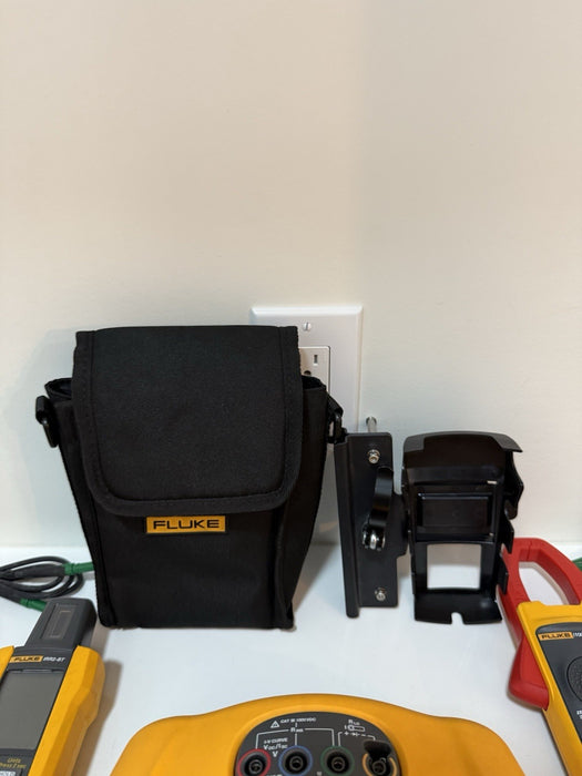 FLUKE SMFT-1000/PRO MULTIFUNCTION PV TESTER & PERFORMANCE ANALYZER (TESTED)