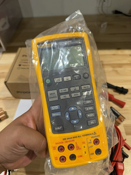 FLUKE 725 MULTIFUNCTION PROCESS CALIBRATOR NEW