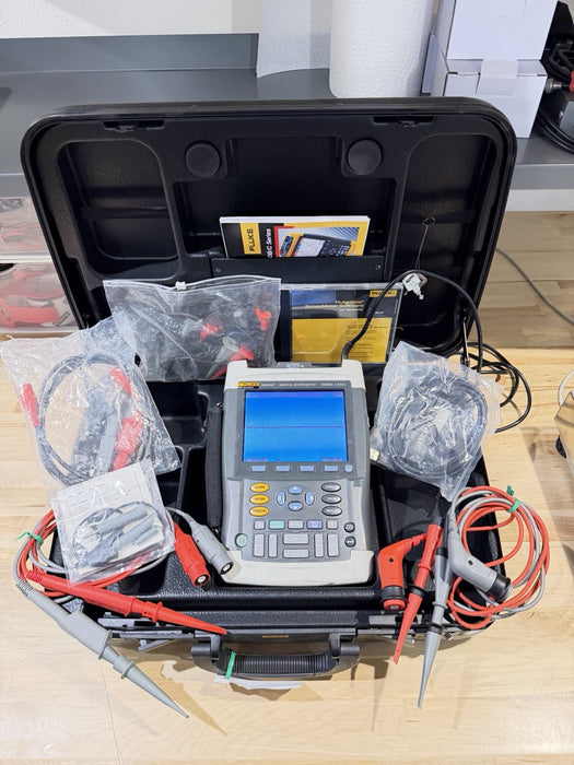 FLUKE 199XRAY MEDICAL SCOPEMETER 200MHz 2.5GS/S W/ ACCESSORIES (TESTED)