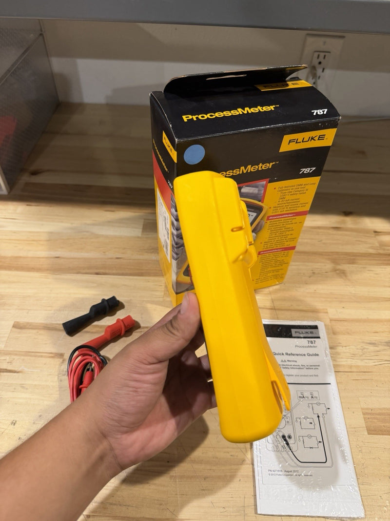 FLUKE 787 PROCESSMETER SHIPS FAST - FREE SHIPPING (NEW)