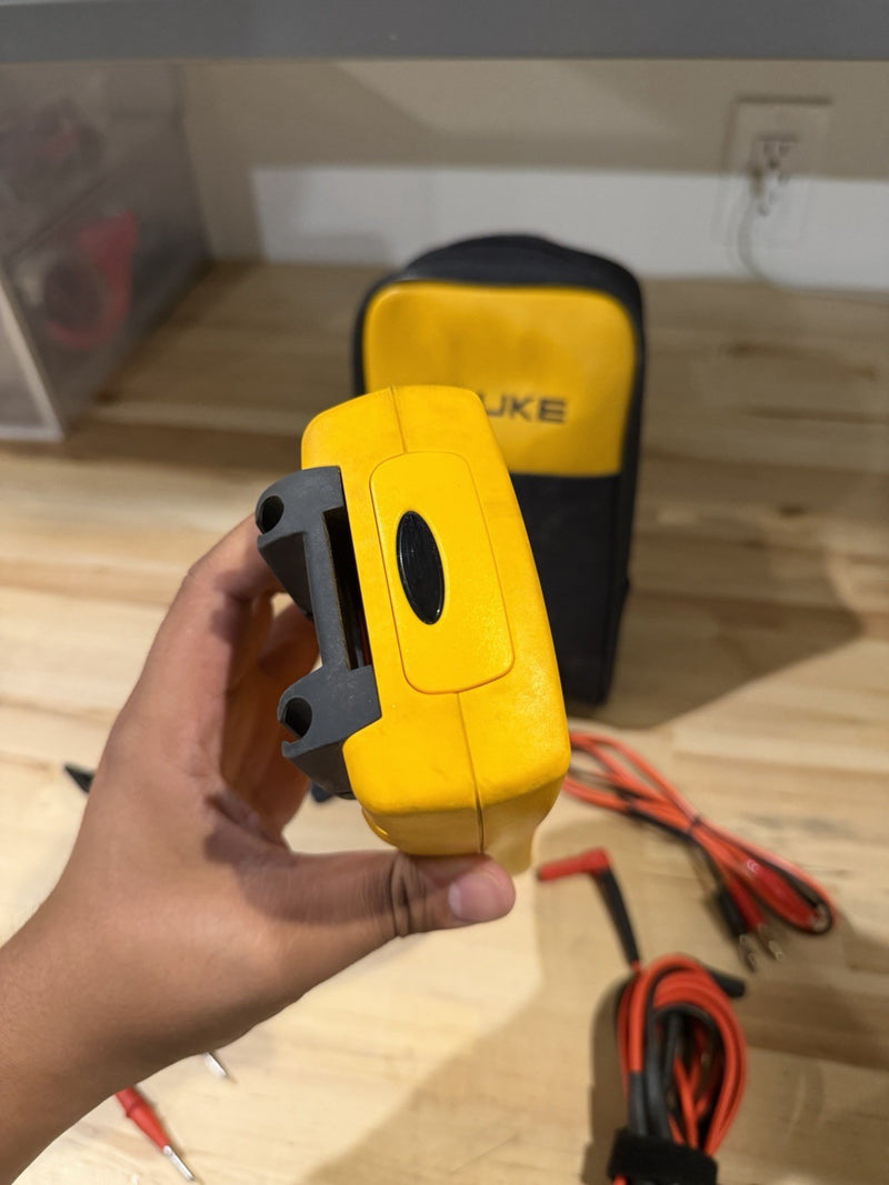 FLUKE 789 PROCESSMETER WITH LEADS & CLIPS TESTED