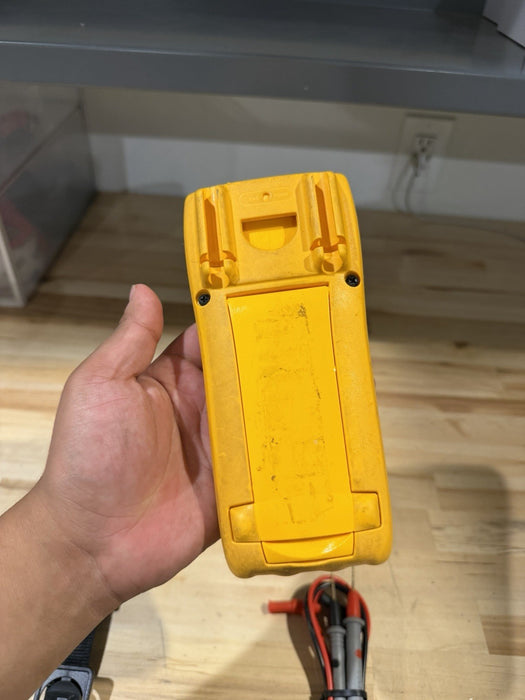 FLUKE 179 MULTIMETER WITH LEADS & CLIPS