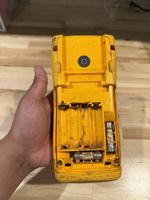 FLUKE 189 TRUE RMS MULTIMETER (PARTS ONLY)  FOR PARTS - SHIPS FAST