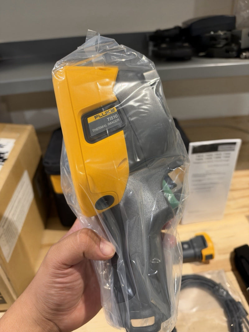 FLUKE TIS10 THERMAL IMAGER 9HZ/WWG (NEW FACTORY SEALED) SHIPS FAST