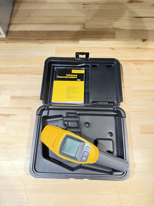 FLUKE 568 IR THERMOMETER WITH CASE TESTED