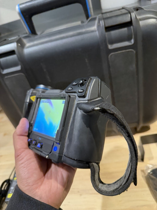 FLIR T440 THERMAL IMAGING CAMERA W/ ACCESSORIES & CASE (TESTED) FREE SHIPPING