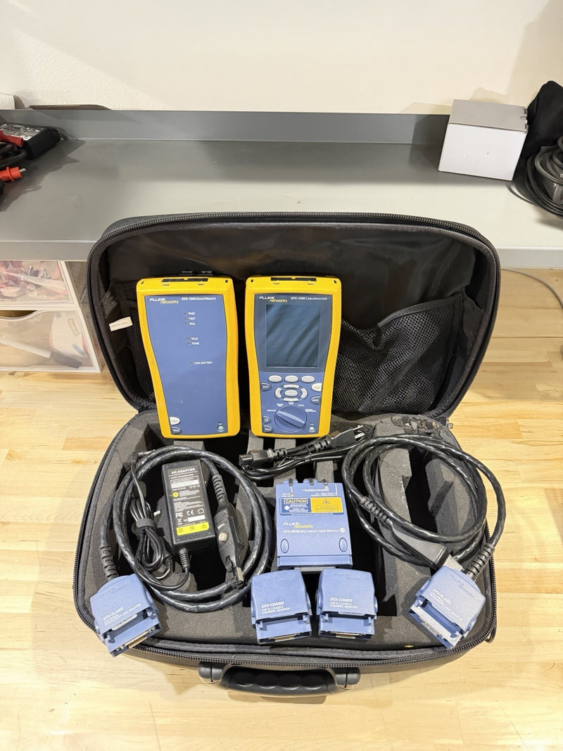 FLUKE DTX-1200 CABLE ANALYZER KIT W ACCESSORIES & MODULES (TESTED) SHIPS FREE