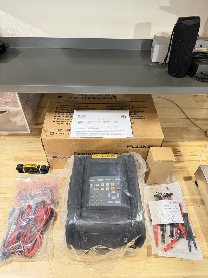FLUKE 754 DOCUMENTING PROCESS CALIBRATOR W CALIBRATED 20262027