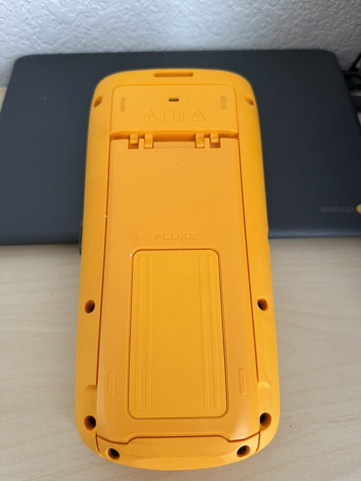 FLUKE 123B INDUSTRIAL SCOPE METER OSCILLOSCOPE 20 MHZ