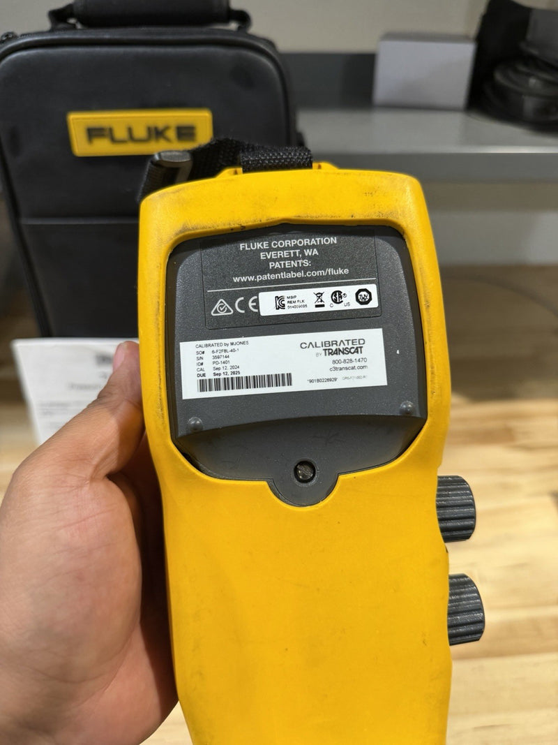 FLUKE 719 PRO 300G ELECTRIC PRESSURE CALIBRATOR W/ ACCESSORIES (SHIPS FREE)