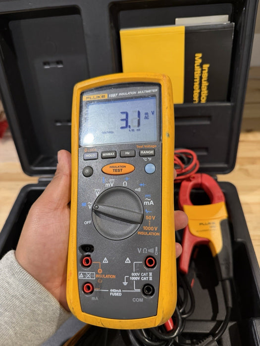 FLUKE 1587 DIGITAL INSULATION TESTER KIT W ACCESSORIES & LEADS - SHIPS FAST