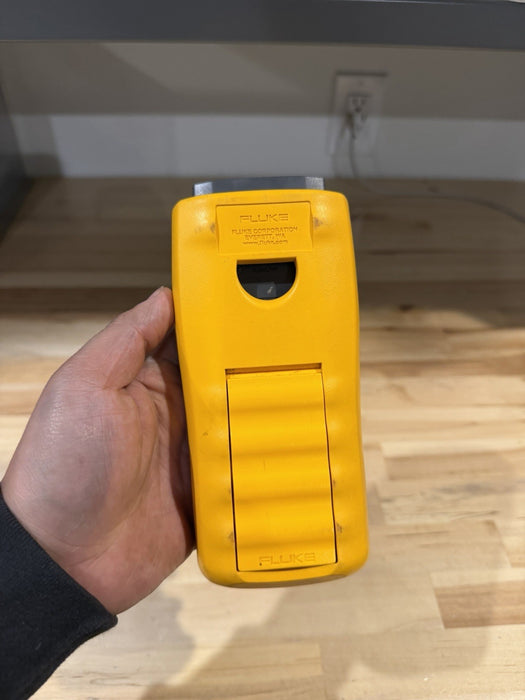 FLUKE 1524 REFERENCE THERMOMETER (PARTS ONLY) FOR PARTS - SHIPS FAST