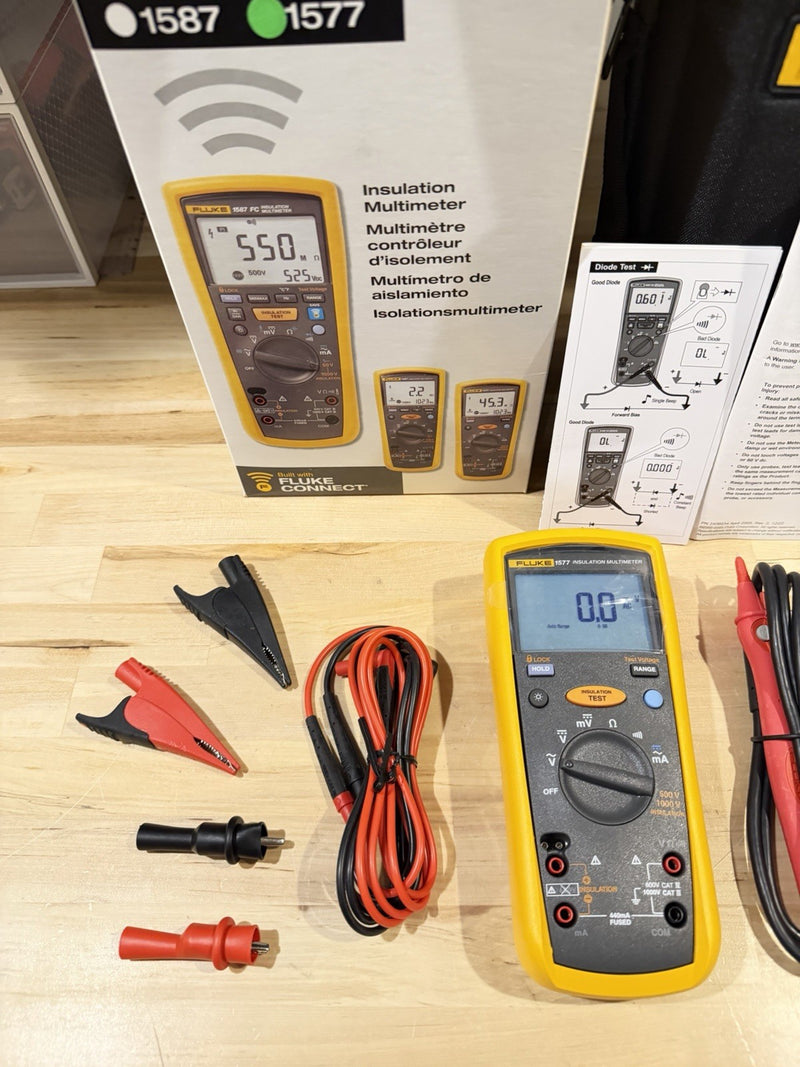 FLUKE 1577 INSULATION MULTIMETER W/ LEADS & CASE TESTED SHIPS FAST