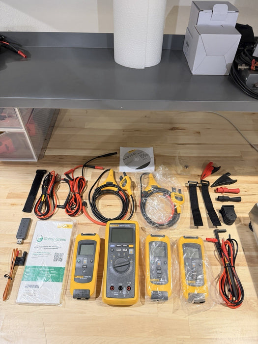FLUKE 3000 FC IND WIRELESS MULTIMETER KIT W/ ACCESSORIES (FREE SHIPPING)