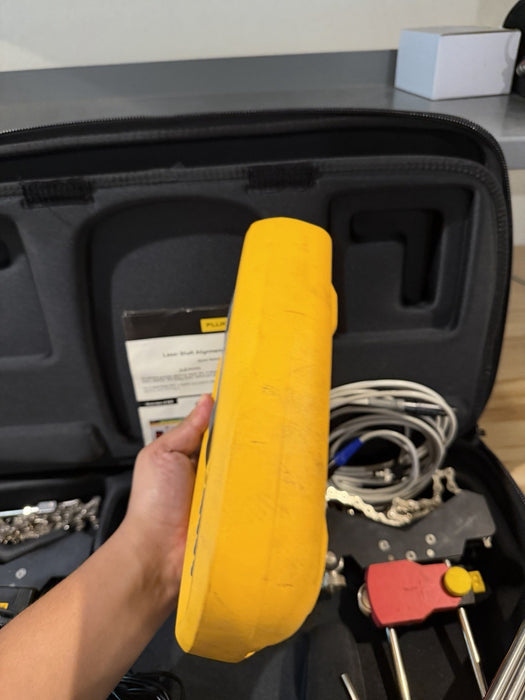 FLUKE 830 LASER ALIGNMENT TOOL WITH ACCESSORIES TESTED