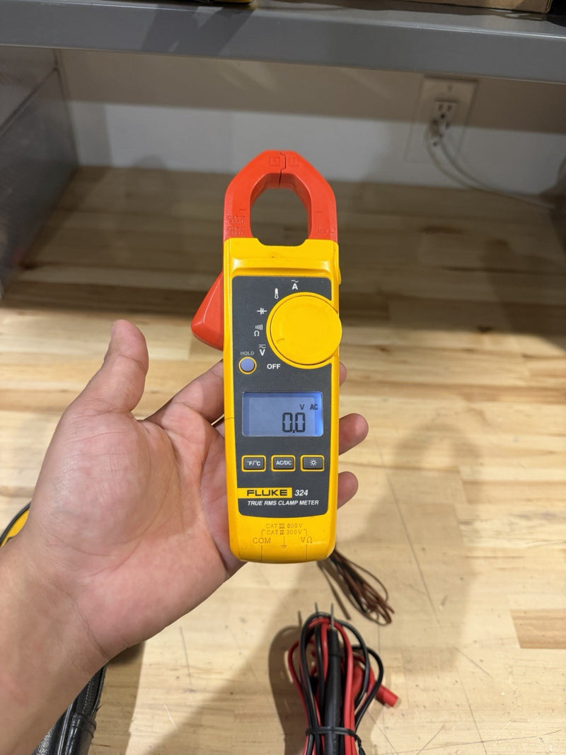 FLUKE 324 TRUE-RMS CLAMP METER W/ LEADS & CASE - SHIPS FAST