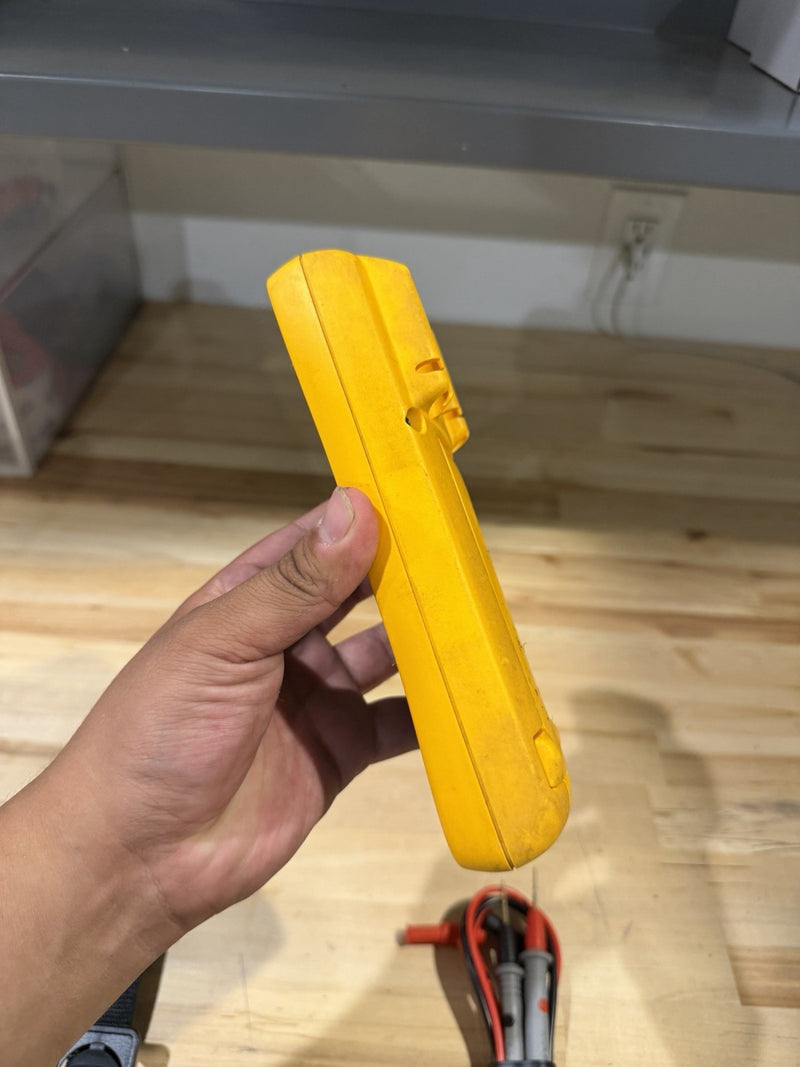 FLUKE 179 MULTIMETER WITH LEADS & CLIPS
