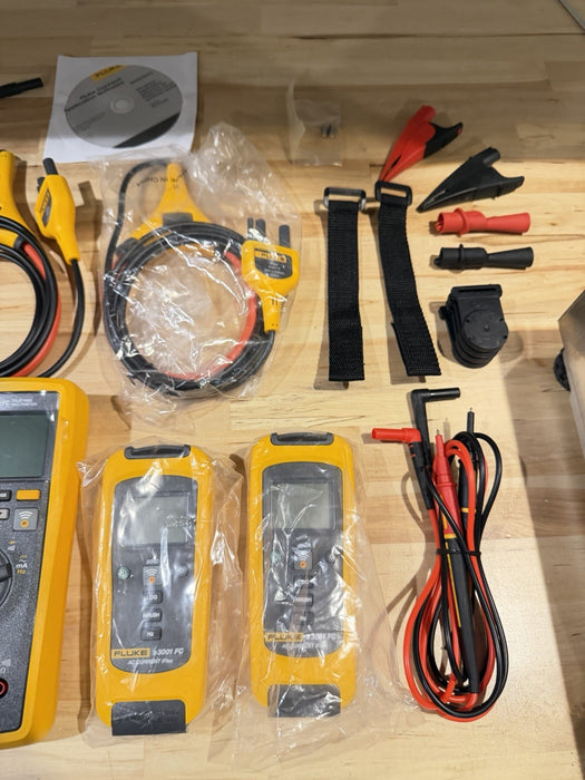 FLUKE 3000 FC IND WIRELESS MULTIMETER KIT W/ ACCESSORIES (FREE SHIPPING)