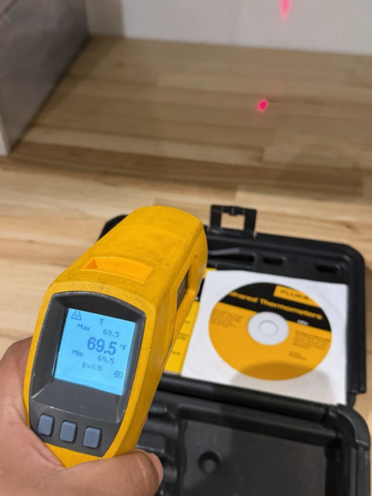 FLUKE 568 IR THERMOMETER WITH CASE TESTED