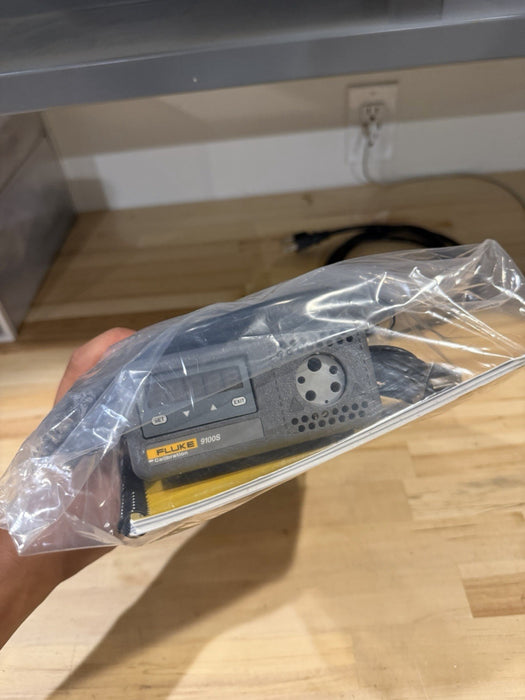 FLUKE CALIBRATION 9100S DRY WELL TEMPERATURE CALIBRATOR (NEW) FREE SHIPPING