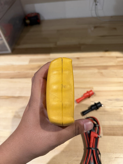FLUKE 77 III MULTIMETER WITH LEADS TESTED