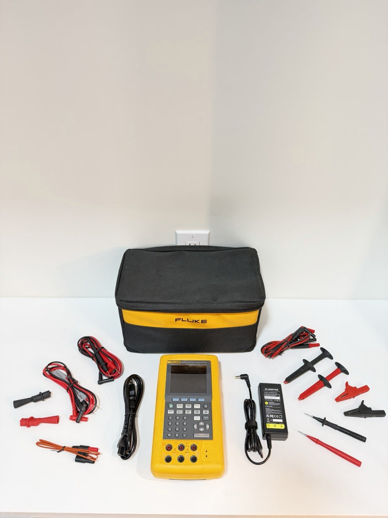 FLUKE 741B DOCUMENTING PRCESS CALIBRATOR WITH LEADS & CHARGER TESTED