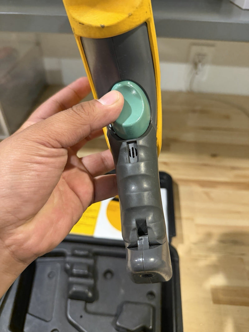 FLUKE 568 IR THERMOMETER WITH CASE TESTED