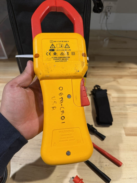 FLUKE 353 AC/DC CLAMP METER W/ LEADS & BAG (TESTED) SHIPS FAST