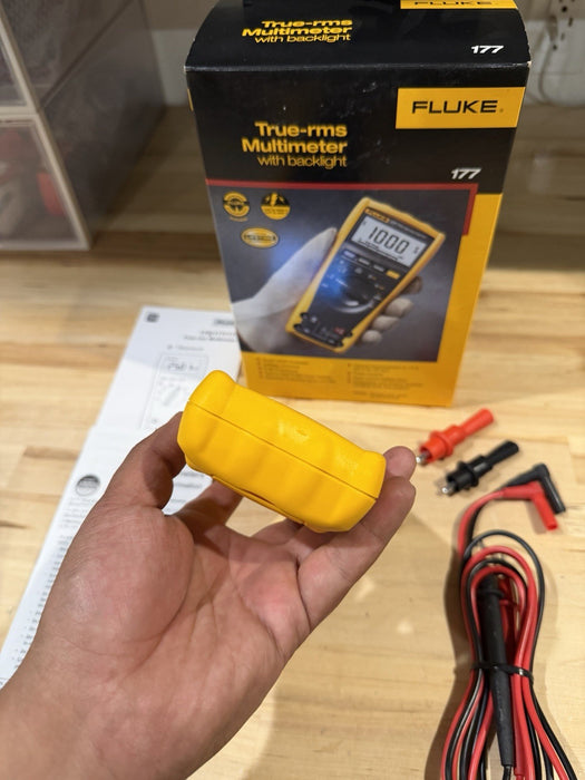 FLUKE 177 TRUE RMS DIGITAL MULTIMETER & TEMPERATURE (NEW FACTORY SEALED)MFD 2025