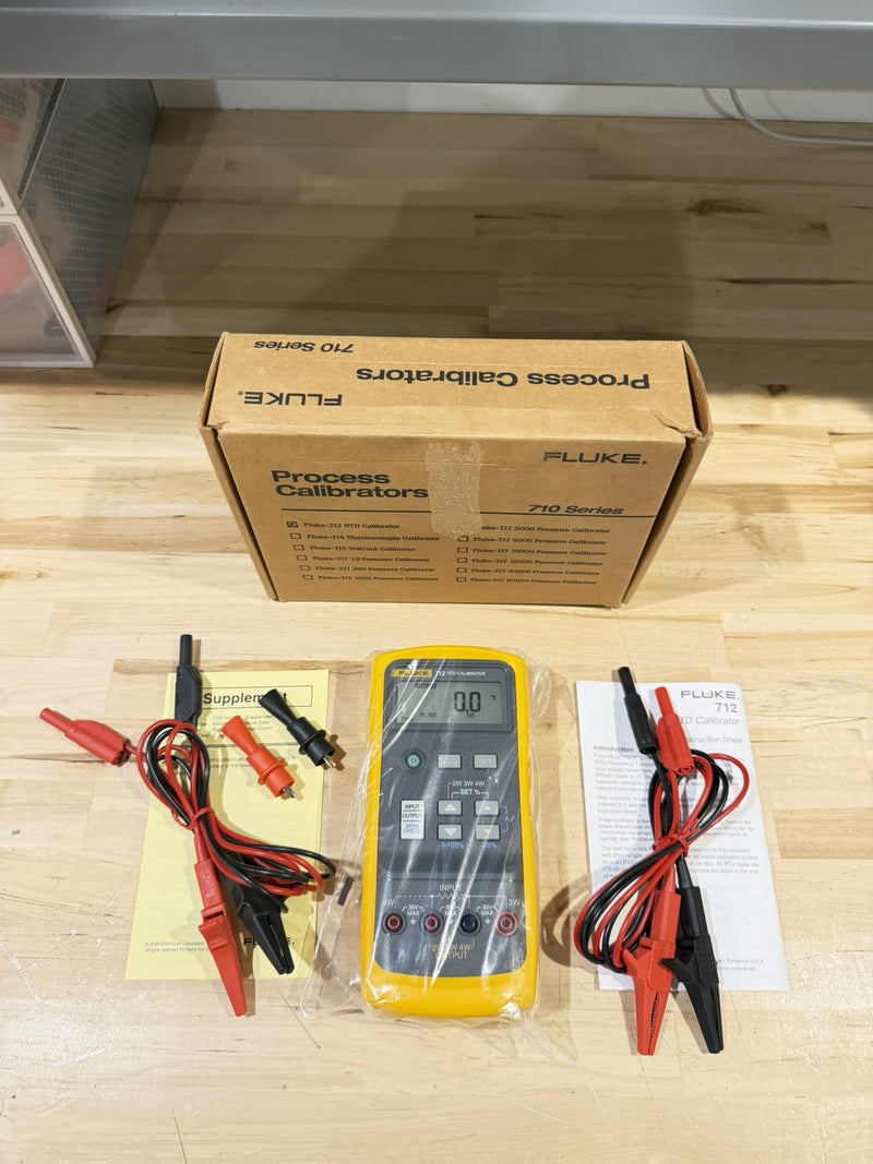 FLUKE 712 RTD CALIBRATOR KIT (NEW) FREE SHIPPING