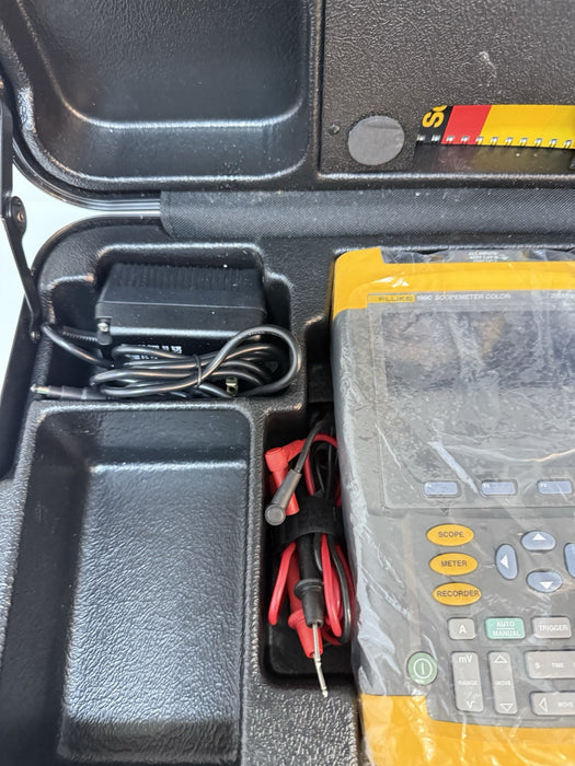 FLUKE 199C 200MHZ 2.5GS/S SCOPEMETER COLOR ACCESSORIES NEW