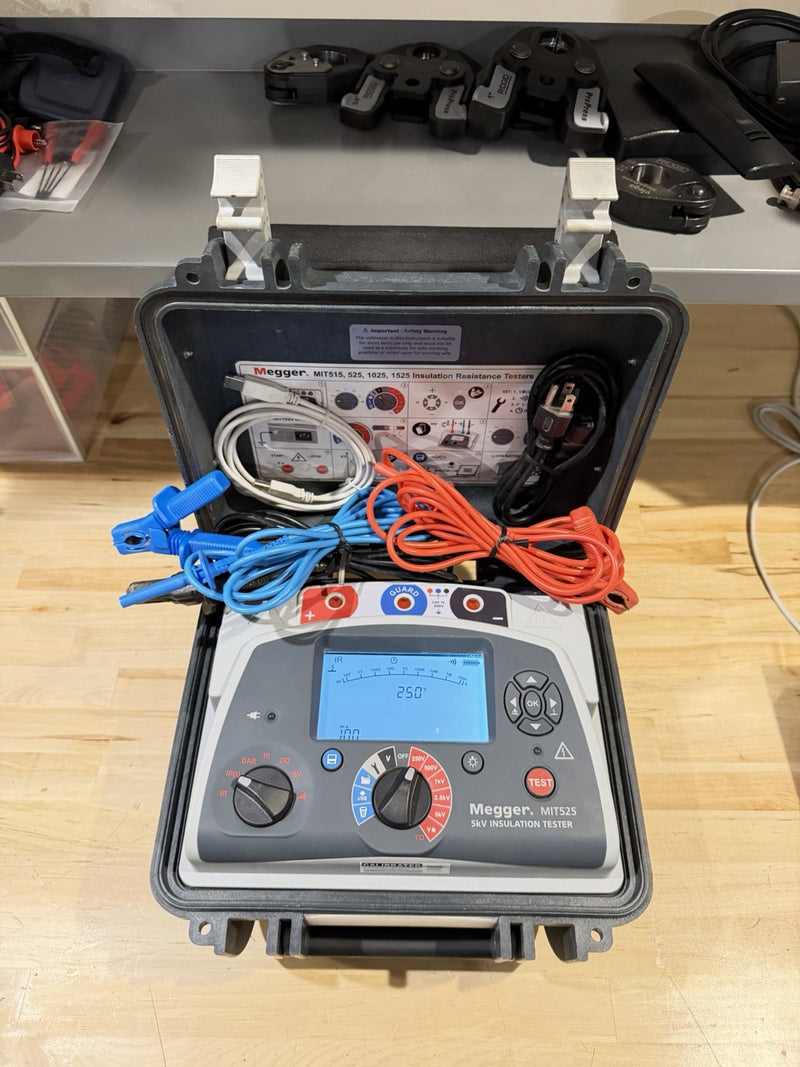 MEGGER MIT525 5KV INSULATION TESTER W/ LEADS & CHARGER (TESTED) FREE SHIPPING
