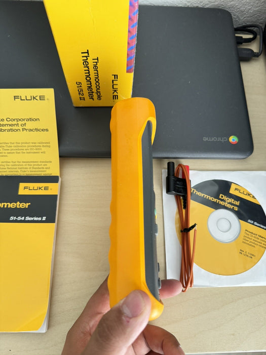 FLUKE 51 II THERMOCOUPLE THERMOMETER WITH PROBE DAMAGED BOX NEW